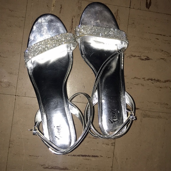 womens size 13 silver sandals
